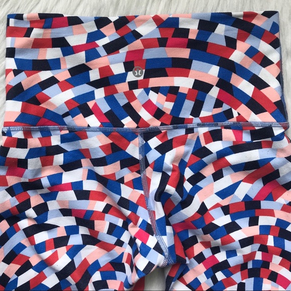 Lululemon high rise capoeira Wunder Under legging - Picture 6 of 7